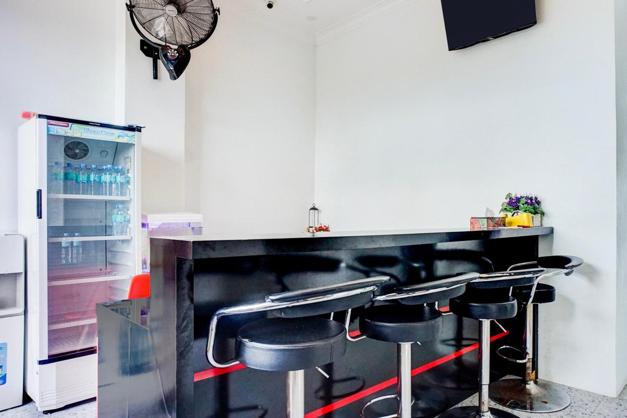 Capital O 94254 Dental Inn Банда Ачех Екстериор снимка