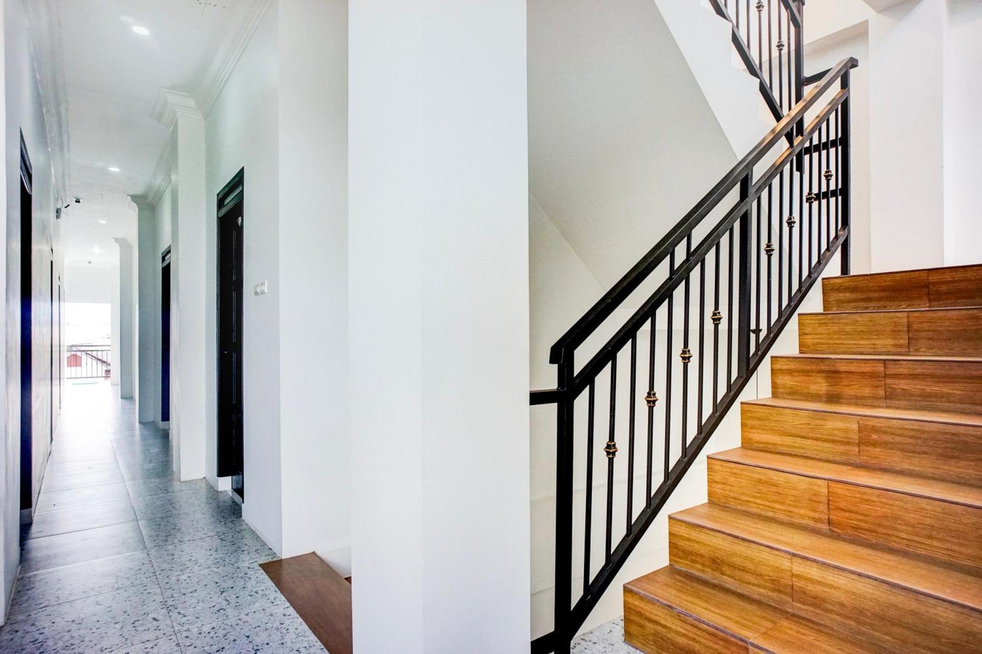 Capital O 94254 Dental Inn Банда Ачех Екстериор снимка