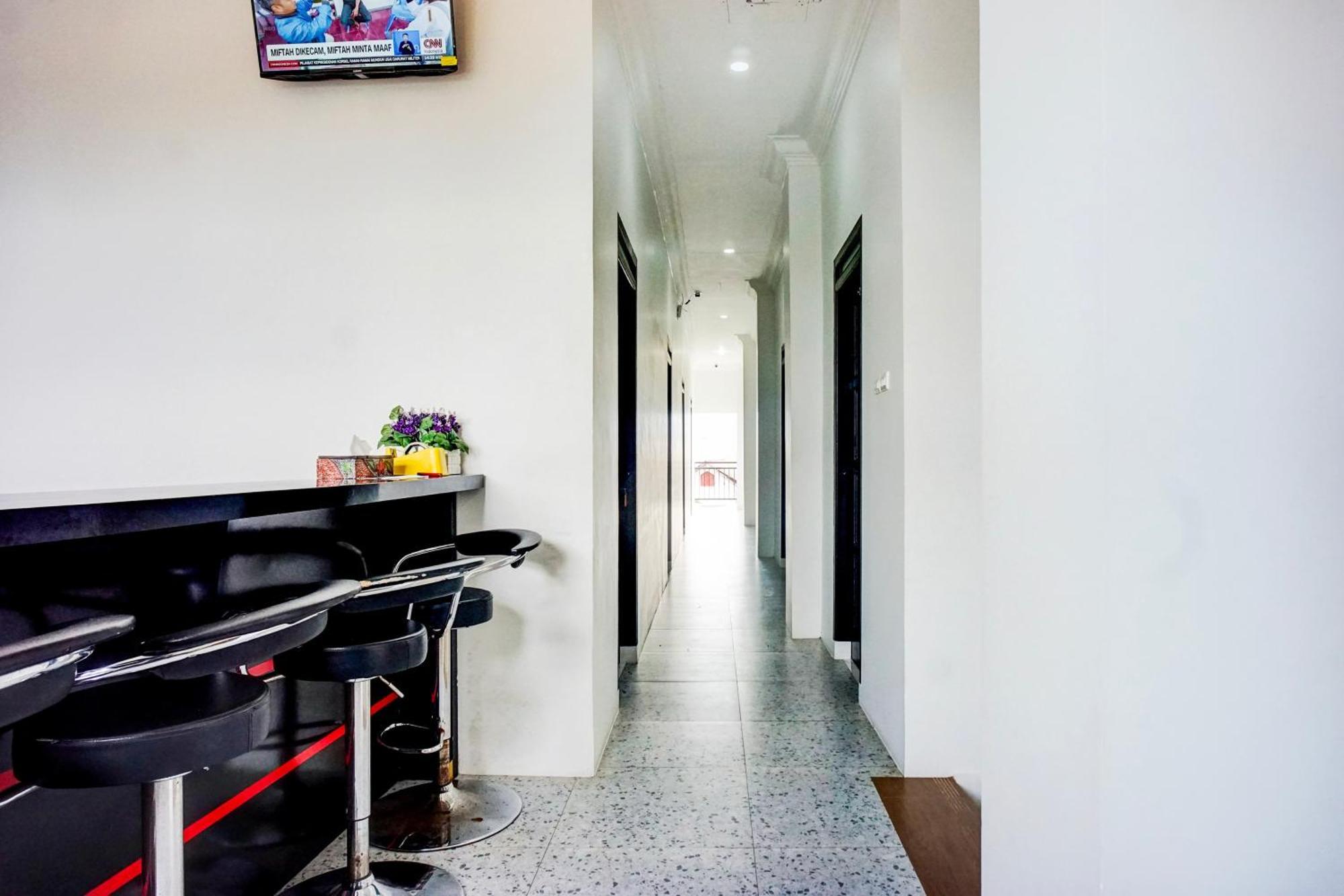 Capital O 94254 Dental Inn Банда Ачех Екстериор снимка